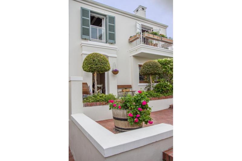 Charming Coastal Townhouse At The Majestic Villa Kalk Bay Exterior photo