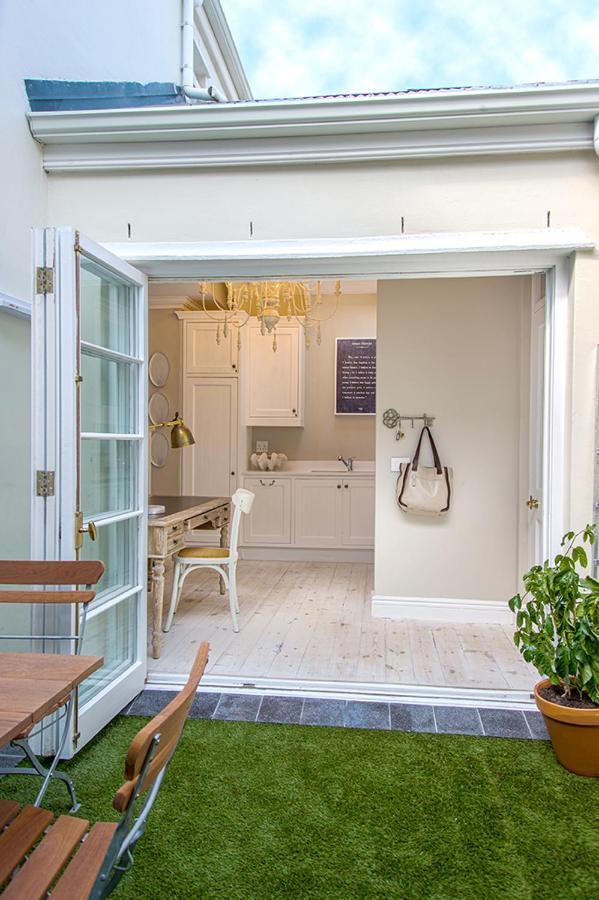 Charming Coastal Townhouse At The Majestic Villa Kalk Bay Exterior photo